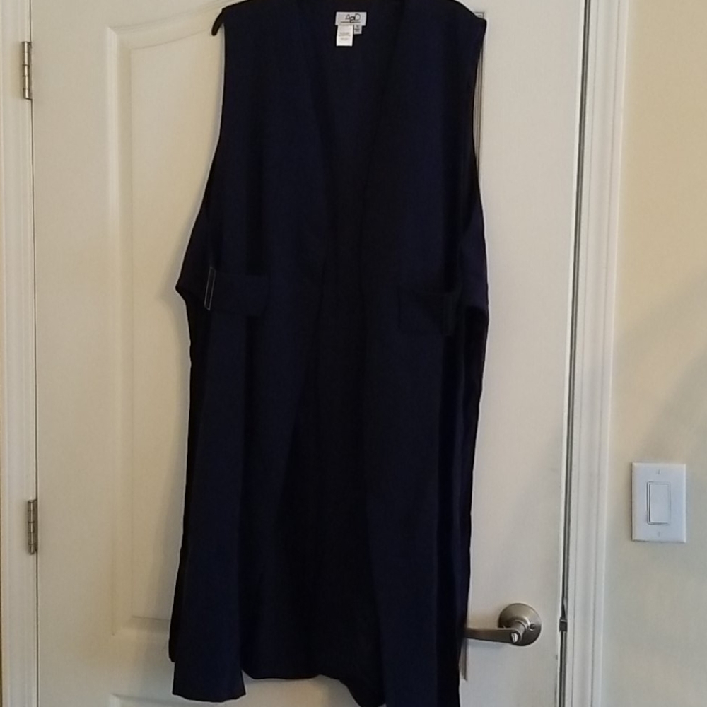 NWOT Woman's Long Vest 1X